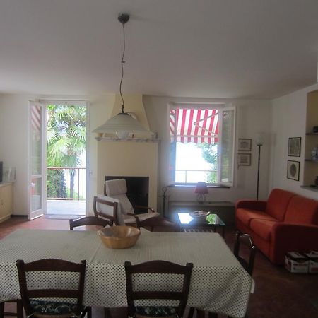 Villa Eli Lierna Extérieur photo