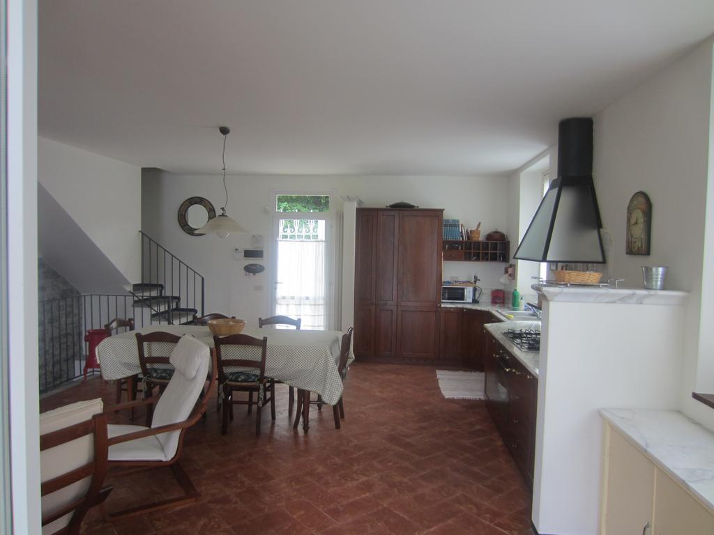 Villa Eli Lierna Extérieur photo